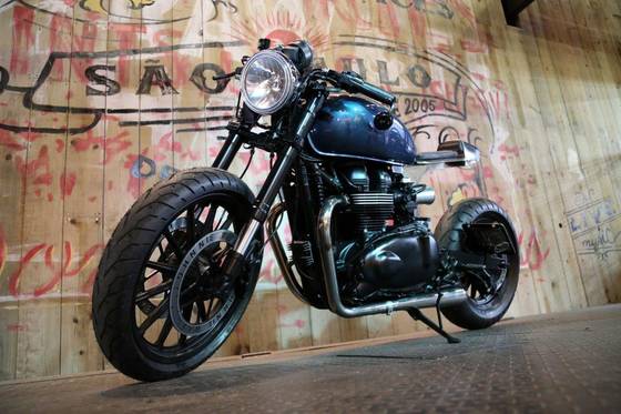 TRIUMPH BONNEVILLE T 100 865 